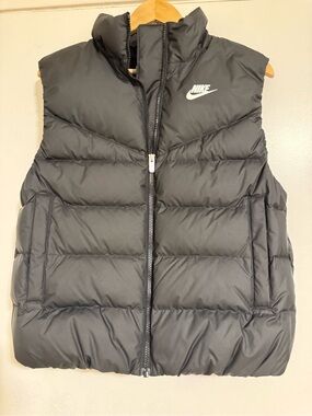 Nike Sportswear Therma-FIT Windrunner Women's Down Vest, BLACK